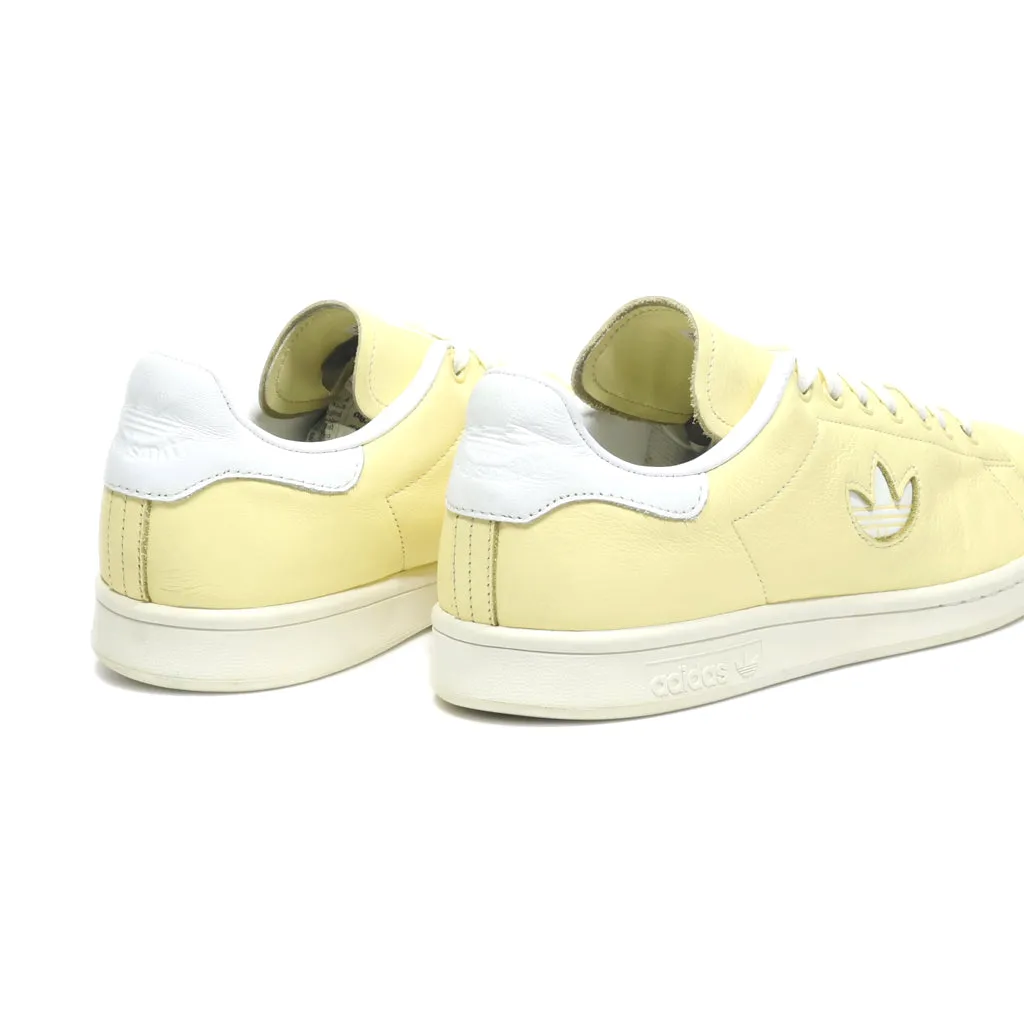 Adidas Stan Smith Low-Top Sneakers Leather Yellow Colour For Men